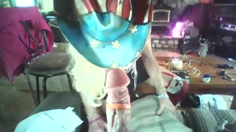 Snapshot of crossdrsr1 chatting on 11.11.25 crossdrsr1 online show from 11.11.25