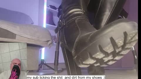 Cruel Siren online show from 10.25.25