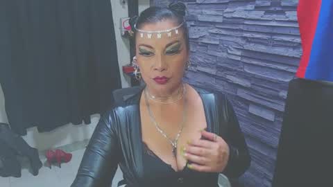cruela_deviil online show from 09.12.25