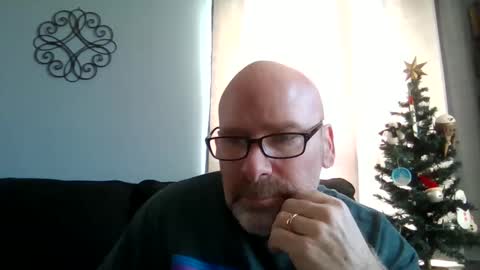 Snapshot of cruising_guy chatting on 12.26.24 fun guy online show from 12.26.24