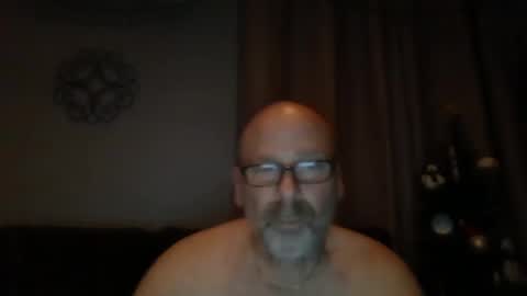 Snapshot of cruising_guy chatting on 12.27.24 fun guy online show from 12.27.24