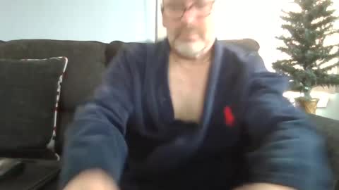 Snapshot of cruising_guy chatting on 02.15.25 fun guy online show from 02.15.25