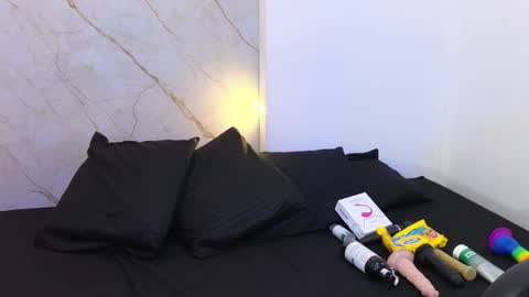 Cry online show from 10.17.25