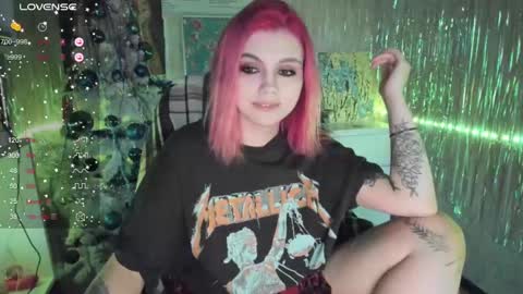 Snapshot of cryptobjgirlv2 chatting on 12.06.24 Lilith online show from 12.06.24