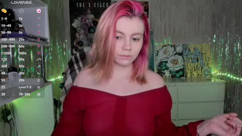 Snapshot of cryptobjgirlv2 chatting on 12.30.24 Lilith online show from 12.30.24