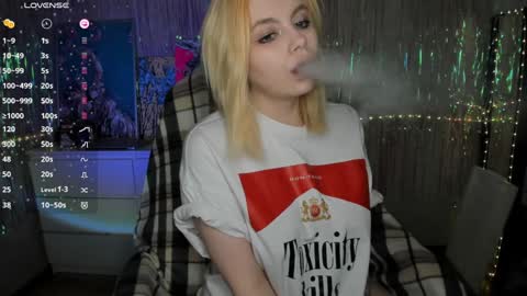 Snapshot of cryptobjgirlv2 chatting on 01.20.25 Lilith online show from 01.20.25