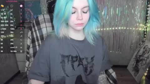 Snapshot of cryptobjgirlv2 chatting on 10.12.25 Lilith online show from 10.12.25