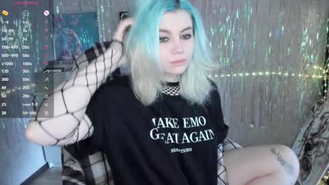 Snapshot of cryptobjgirlv2 chatting on 10.28.25 Lilith online show from 10.28.25