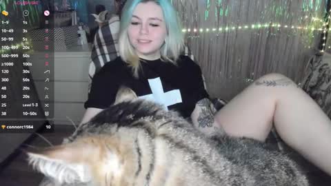 Snapshot of cryptobjgirlv2 chatting on 11.09.25 Lilith online show from 11.09.25