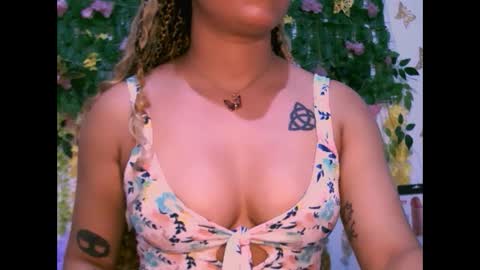 Snapshot of crysrus chatting on 10.02.25 crysrus online show from 10.02.25