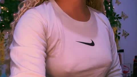 Snapshot of crysrus chatting on 11.13.25 crysrus online show from 11.13.25