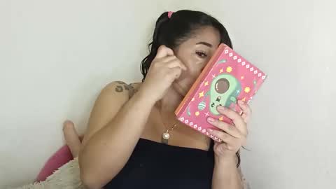 Snapshot of crystal_669 chatting on 10.18.25 carol online show from 10.18.25