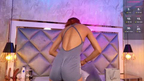 Snapshot of crystal_gilton chatting on 12.14.25 crystal_gilton online show from 12.14.25