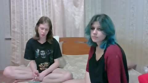 Snapshot of crystal_porn_love chatting on 12.11.24 Crystal and Marcl online show from 12.11.24