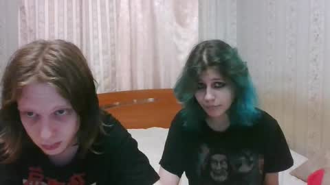 Snapshot of crystal_porn_love chatting on 12.17.24 Crystal and Marcl online show from 12.17.24