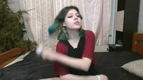 Snapshot of crystal_porn_love chatting on 01.16.25 Crystal and Marcl online show from 01.16.25