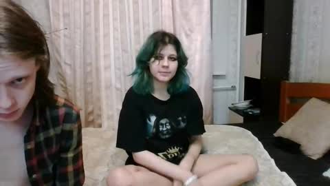 Snapshot of crystal_porn_love chatting on 01.19.25 Crystal and Marcl online show from 01.19.25