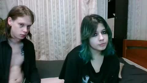 Snapshot of crystal_porn_love chatting on 01.20.25 Crystal and Marcl online show from 01.20.25