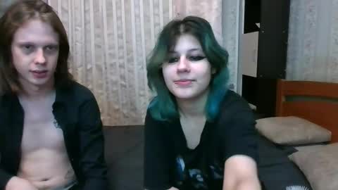 Snapshot of crystal_porn_love chatting on 01.22.25 Crystal and Marcl online show from 01.22.25