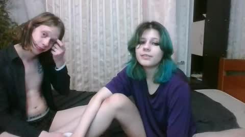 Snapshot of crystal_porn_love chatting on 01.23.25 Crystal and Marcl online show from 01.23.25