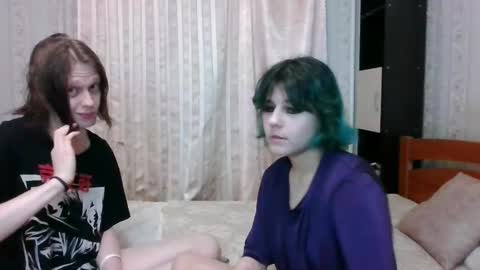 Snapshot of crystal_porn_love chatting on 01.27.25 Crystal and Marcl online show from 01.27.25