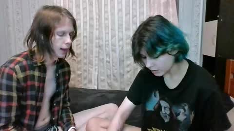 Snapshot of crystal_porn_love chatting on 02.02.25 Crystal and Marcl online show from 02.02.25