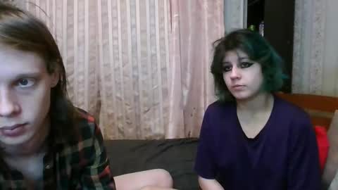 Snapshot of crystal_porn_love chatting on 02.04.25 Crystal and Marcl online show from 02.04.25