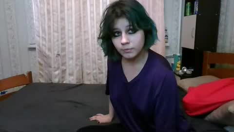 Snapshot of crystal_porn_love chatting on 02.04.25 Crystal and Marcl online show from 02.04.25