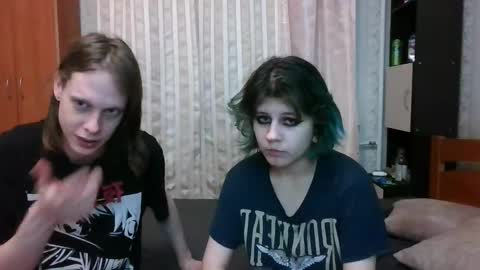 Snapshot of crystal_porn_love chatting on 02.06.25 Crystal and Marcl online show from 02.06.25