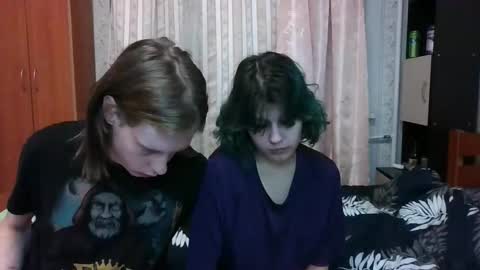 Snapshot of crystal_porn_love chatting on 02.08.25 Crystal and Marcl online show from 02.08.25