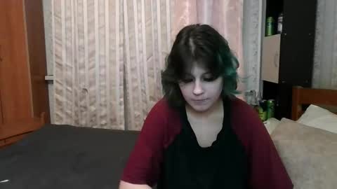 Snapshot of crystal_porn_love chatting on 02.14.25 Crystal and Marcl online show from 02.14.25