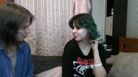 Snapshot of crystal_porn_love chatting on 02.19.25 Crystal and Marcl online show from 02.19.25