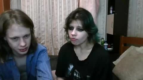 Snapshot of crystal_porn_love chatting on 02.20.25 Crystal and Marcl online show from 02.20.25