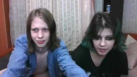 Snapshot of crystal_porn_love chatting on 02.20.25 Crystal and Marcl online show from 02.20.25