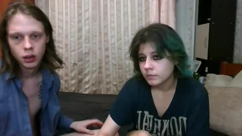 Snapshot of crystal_porn_love chatting on 02.24.25 Crystal and Marcl online show from 02.24.25