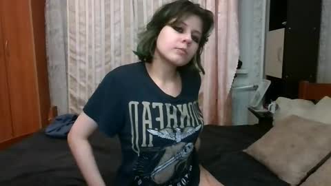 Snapshot of crystal_porn_love chatting on 02.24.25 Crystal and Marcl online show from 02.24.25