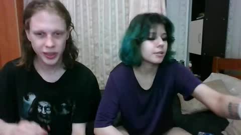 Snapshot of crystal_porn_love chatting on 02.28.25 Crystal and Marcl online show from 02.28.25