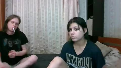 Snapshot of crystal_porn_love chatting on 03.05.25 Crystal and Marcl online show from 03.05.25