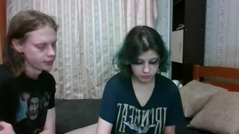 Snapshot of crystal_porn_love chatting on 03.05.25 Crystal and Marcl online show from 03.05.25