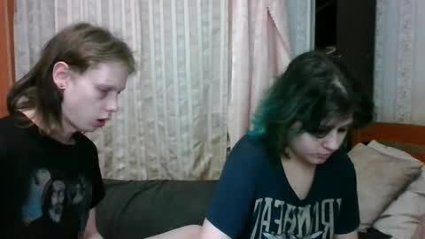 Snapshot of crystal_porn_love chatting on 03.06.25 Crystal and Marcl online show from 03.06.25