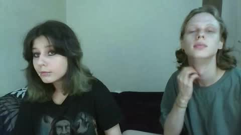 Snapshot of crystal_porn_love chatting on 09.13.25 Crystal and Marcl online show from 09.13.25