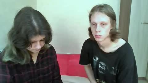 Snapshot of crystal_porn_love chatting on 09.28.25 Crystal and Marcl online show from 09.28.25