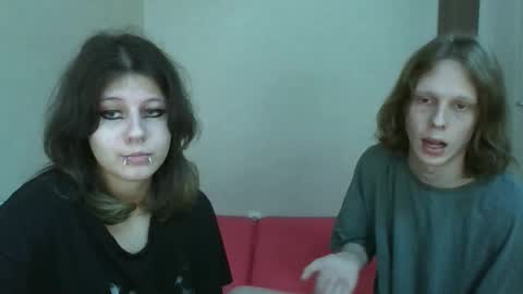 Snapshot of crystal_porn_love chatting on 11.04.25 Crystal and Marcl online show from 11.04.25