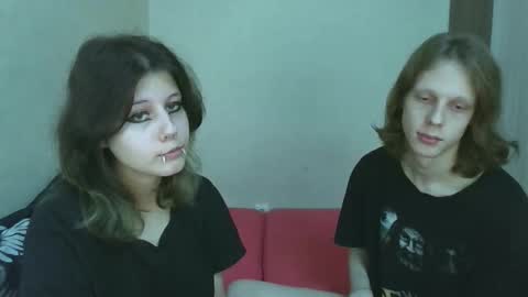 Snapshot of crystal_porn_love chatting on 11.12.25 Crystal and Marcl online show from 11.12.25