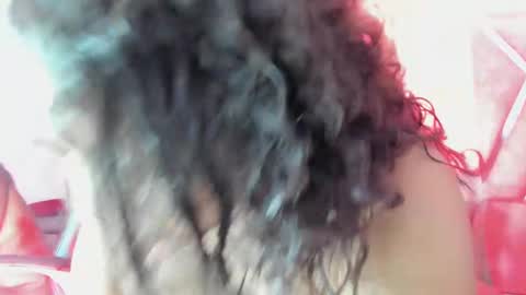 Snapshot of crystal_rogerr chatting on 02.28.25 online show from 02.28.25