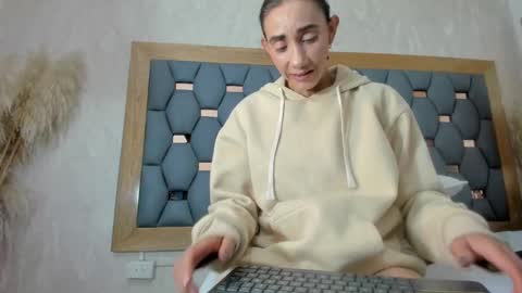 crystal_sm online show from 10.06.25