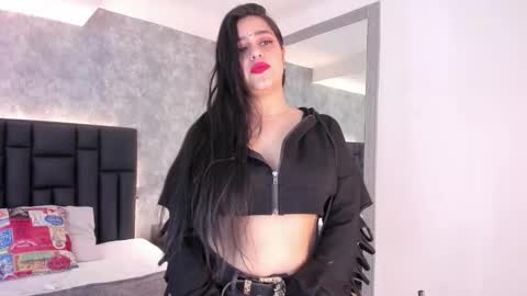 Snapshot of crystaldarliing chatting on 09.29.25 Crystal online show from 09.29.25