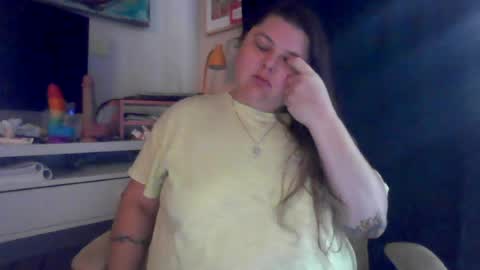 Snapshot of crystalizzzee chatting on 06.19.26 Herekittykitty69 online show from 06.19.26