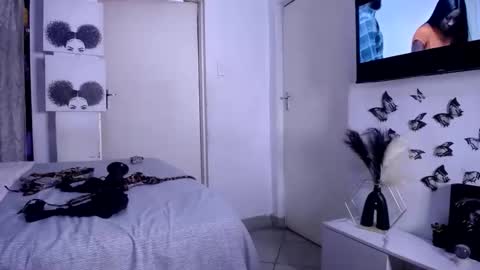 crystaljes online show from 11.13.25