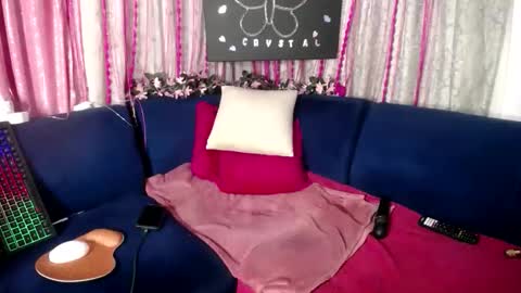 crystaljes online show from 04.01.26